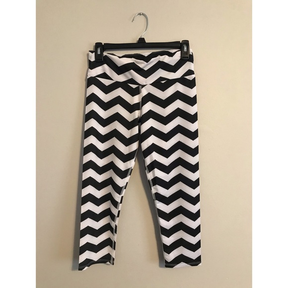 Chevron Print Capris - Picture 5 of 7